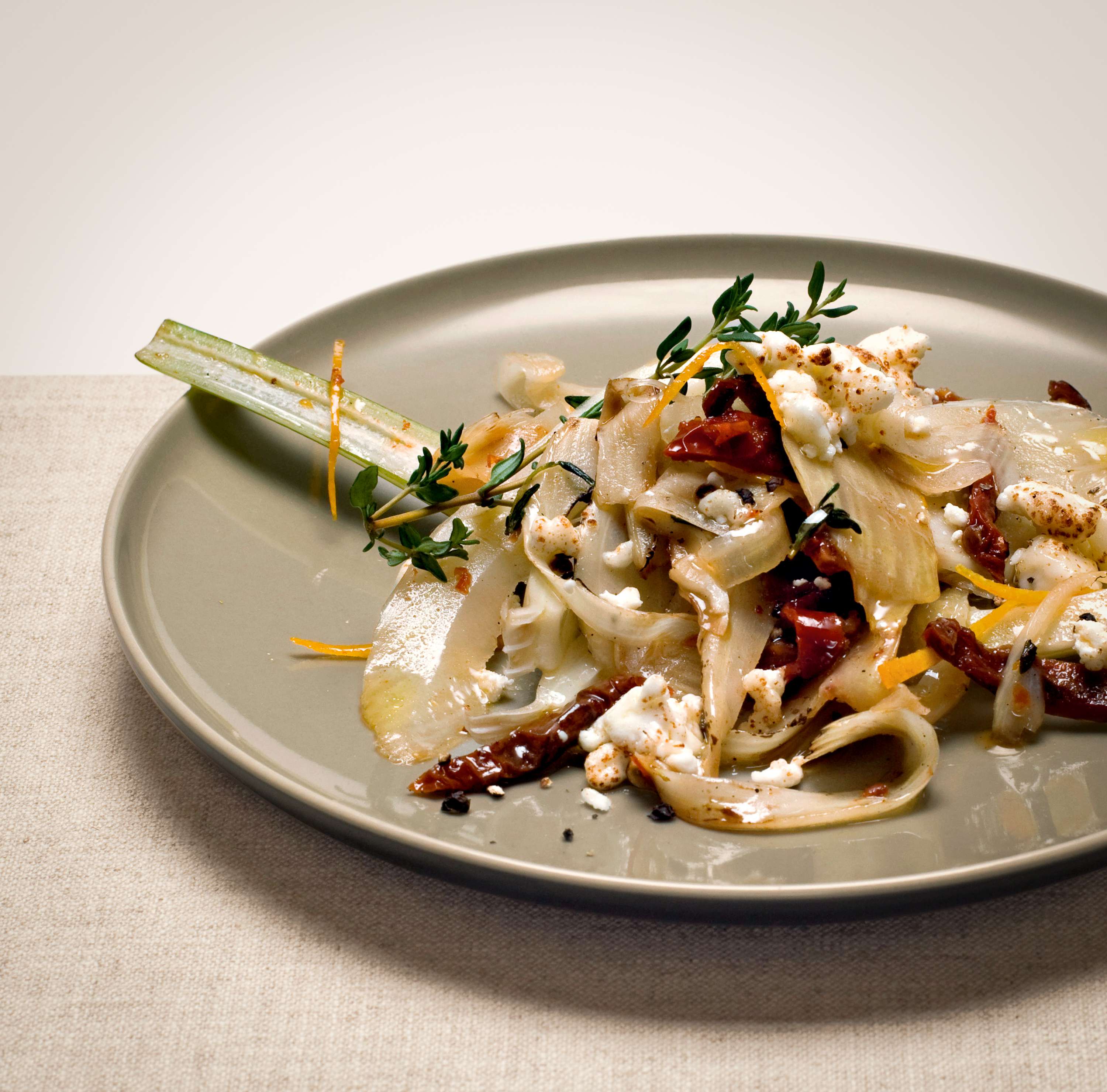 Fenchel-Tomaten-Gemüse mit Ziegenkäse