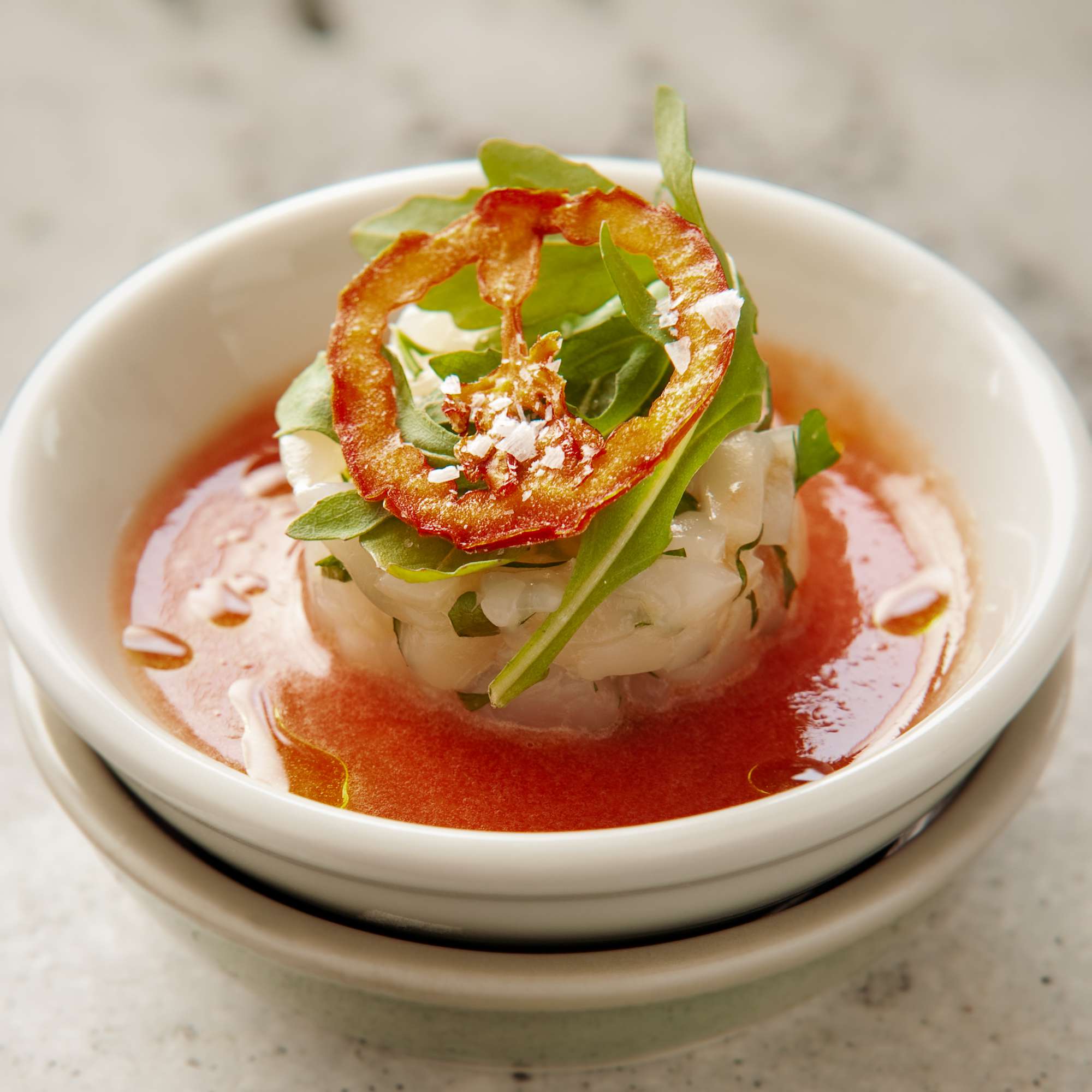 Jakobsmuschel mit Tomate und Pfirsich-Gazpacho