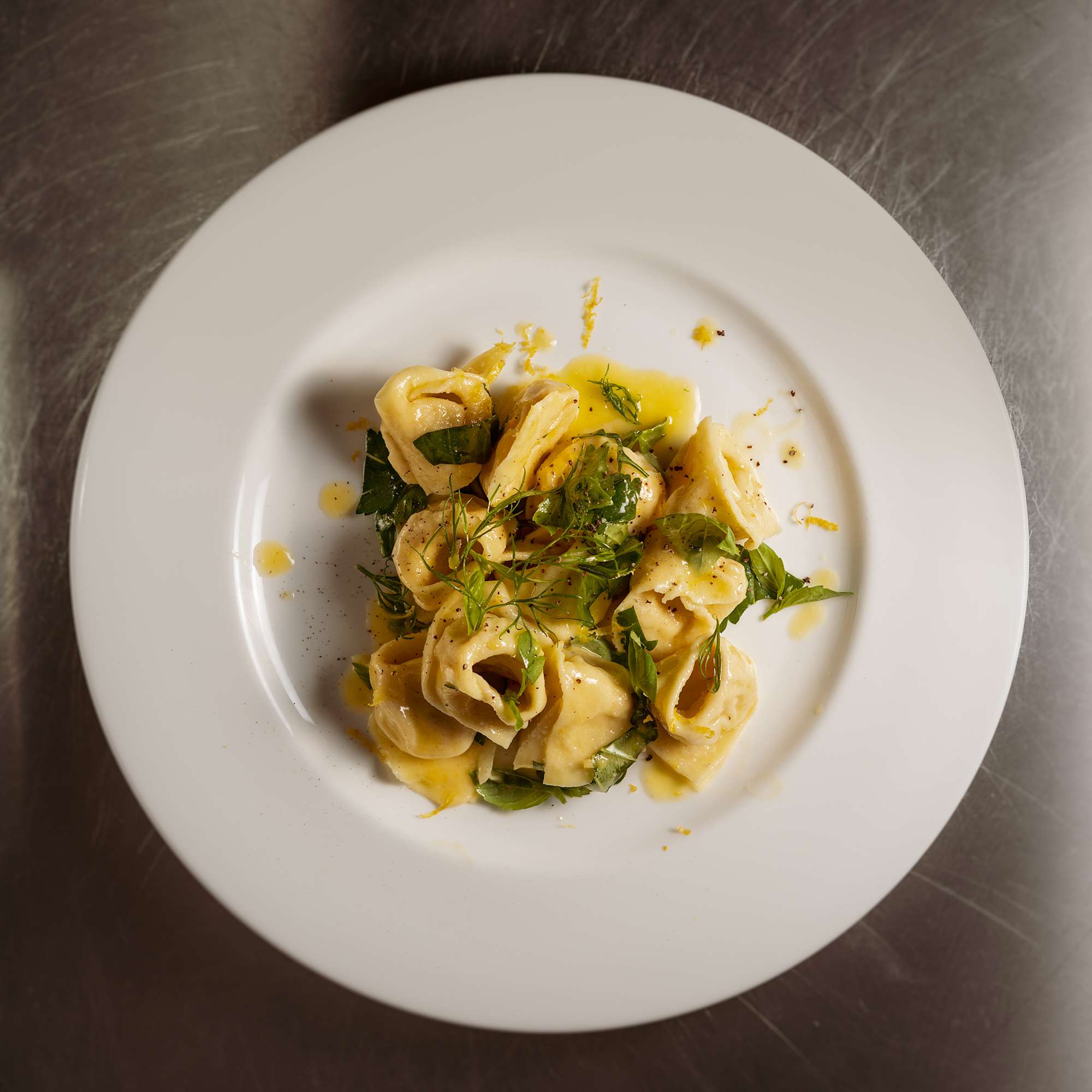 Ricotta-Pinienkern-Tortellini mit Zitronenbutter