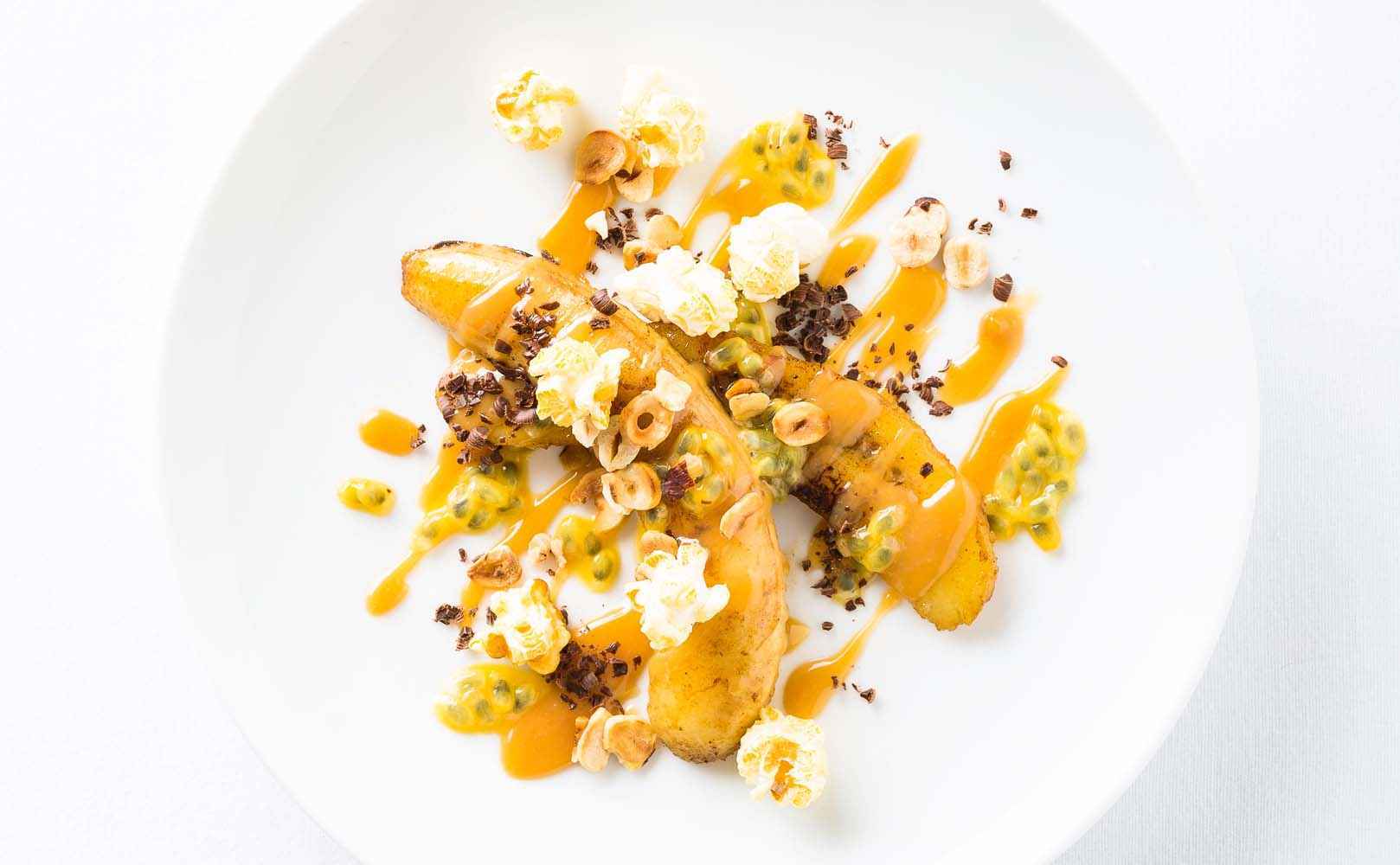 Rezept für Gebratene Bananen mit Salz-Karamell und Maracuja