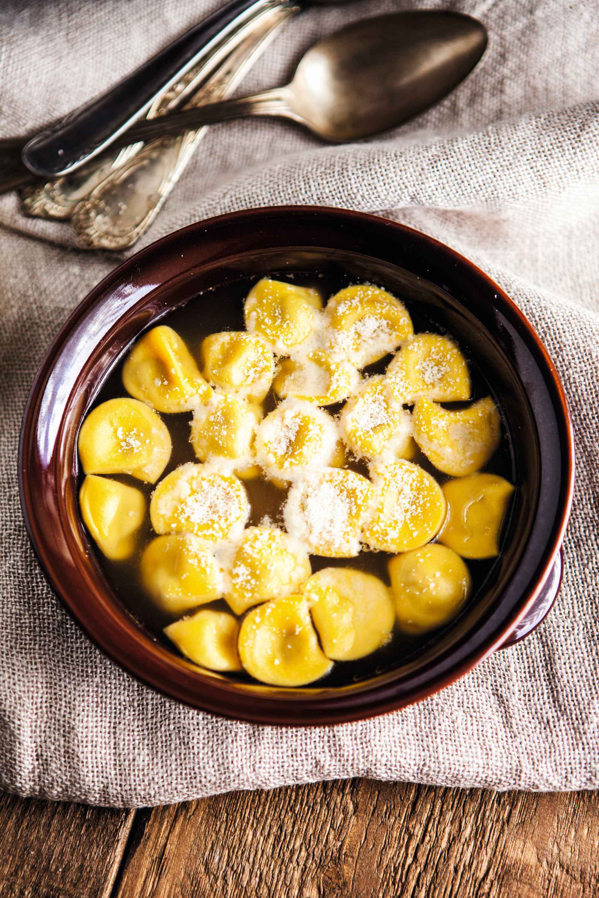 Rezept für Anolini mit Fleischfüllung in Brühe