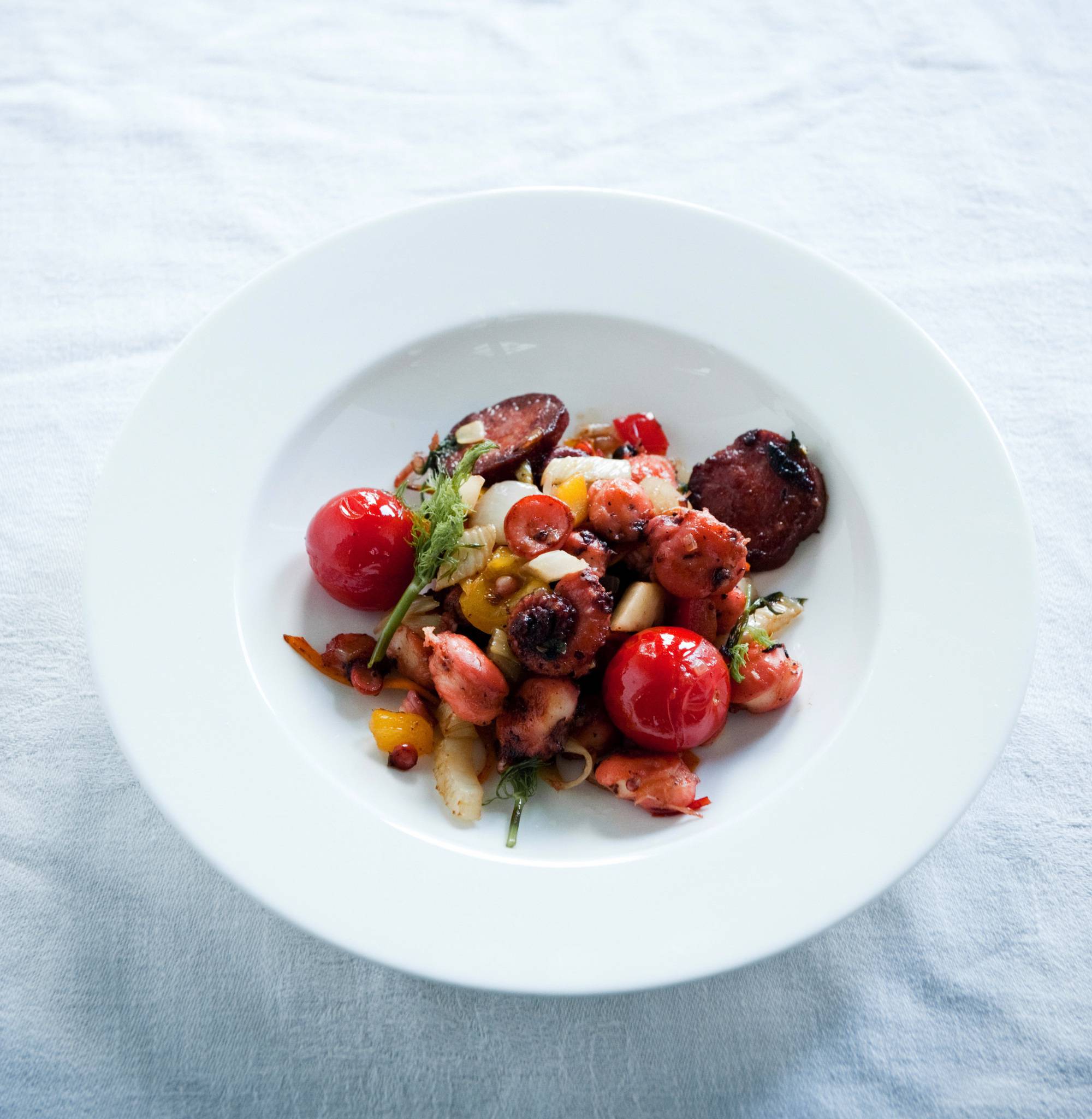 Pulpo mit Chorizo, Fenchel und Tomaten