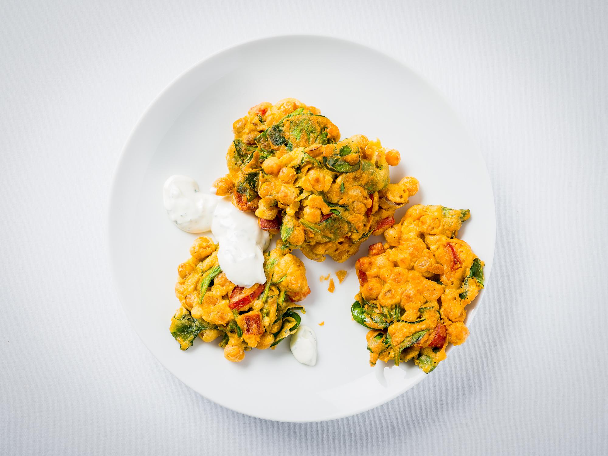 Indische Pakoras mit Minzsauce