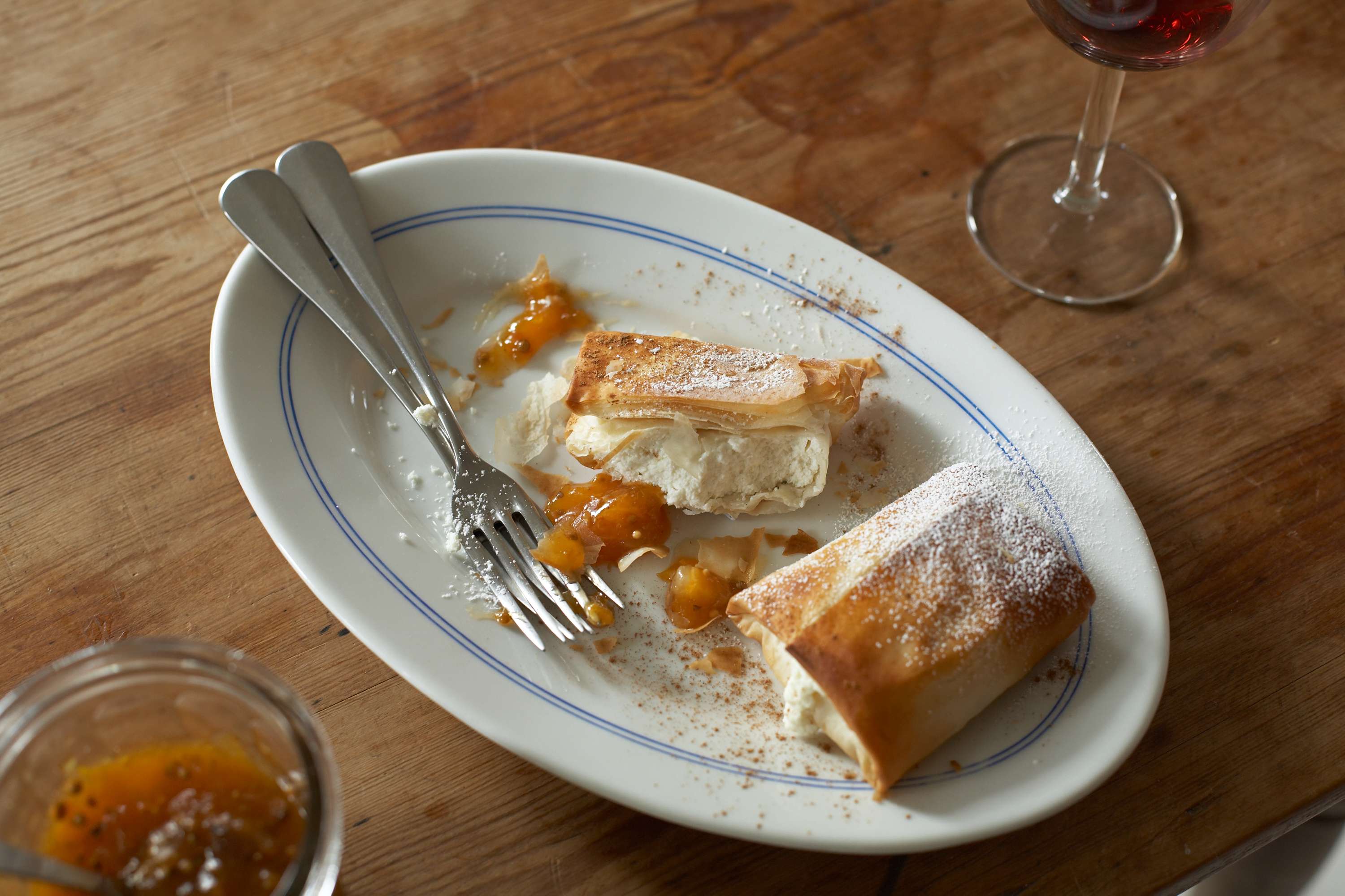 Ziegenkäse-Pastilla mit Aprikosen-Chutney