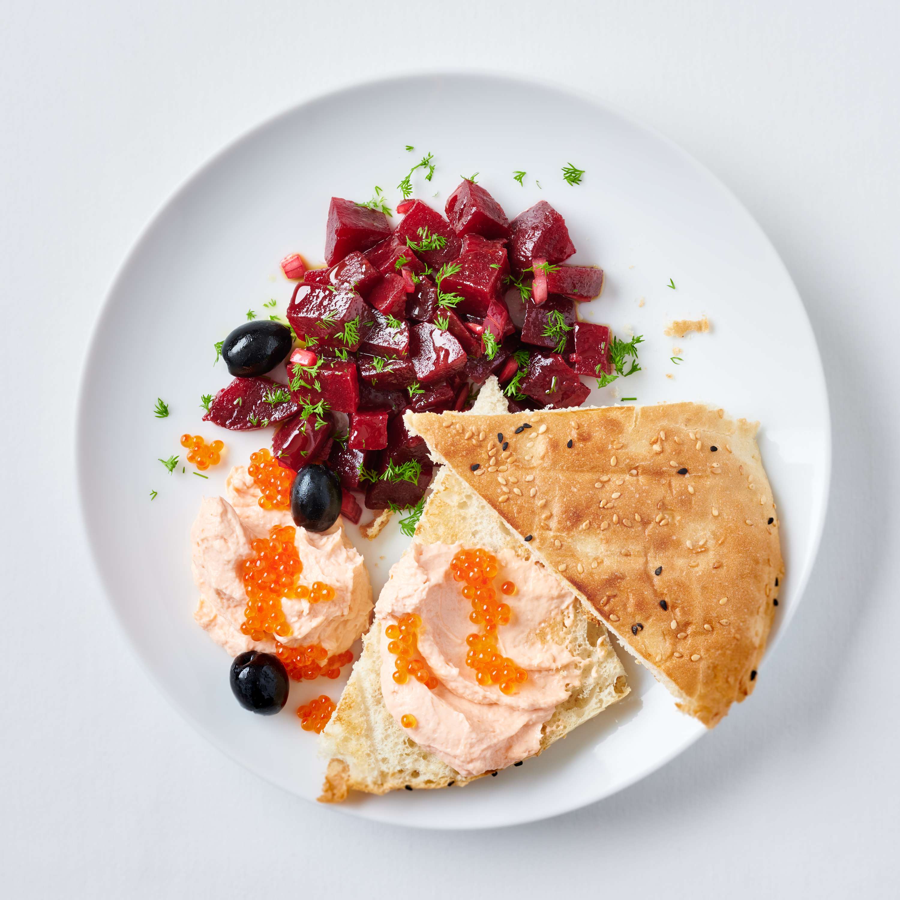 Taramosalata mit scharfem Rote-Bete-Salat