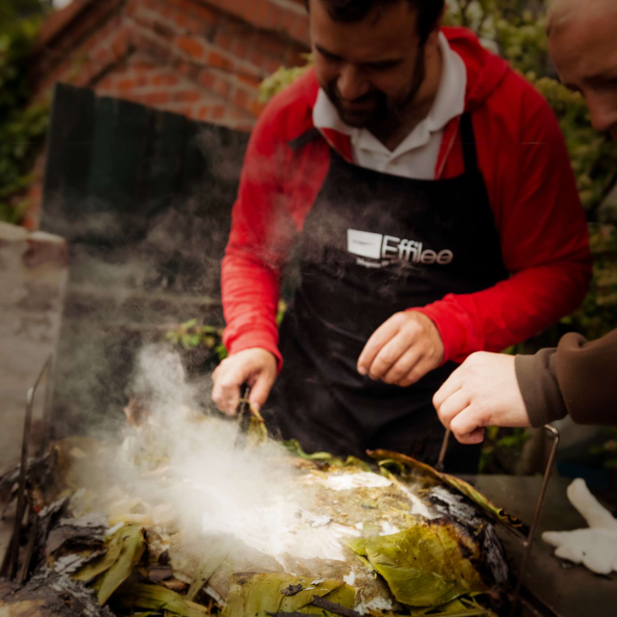 Gegrillter Steinbutt im Bananenblatt