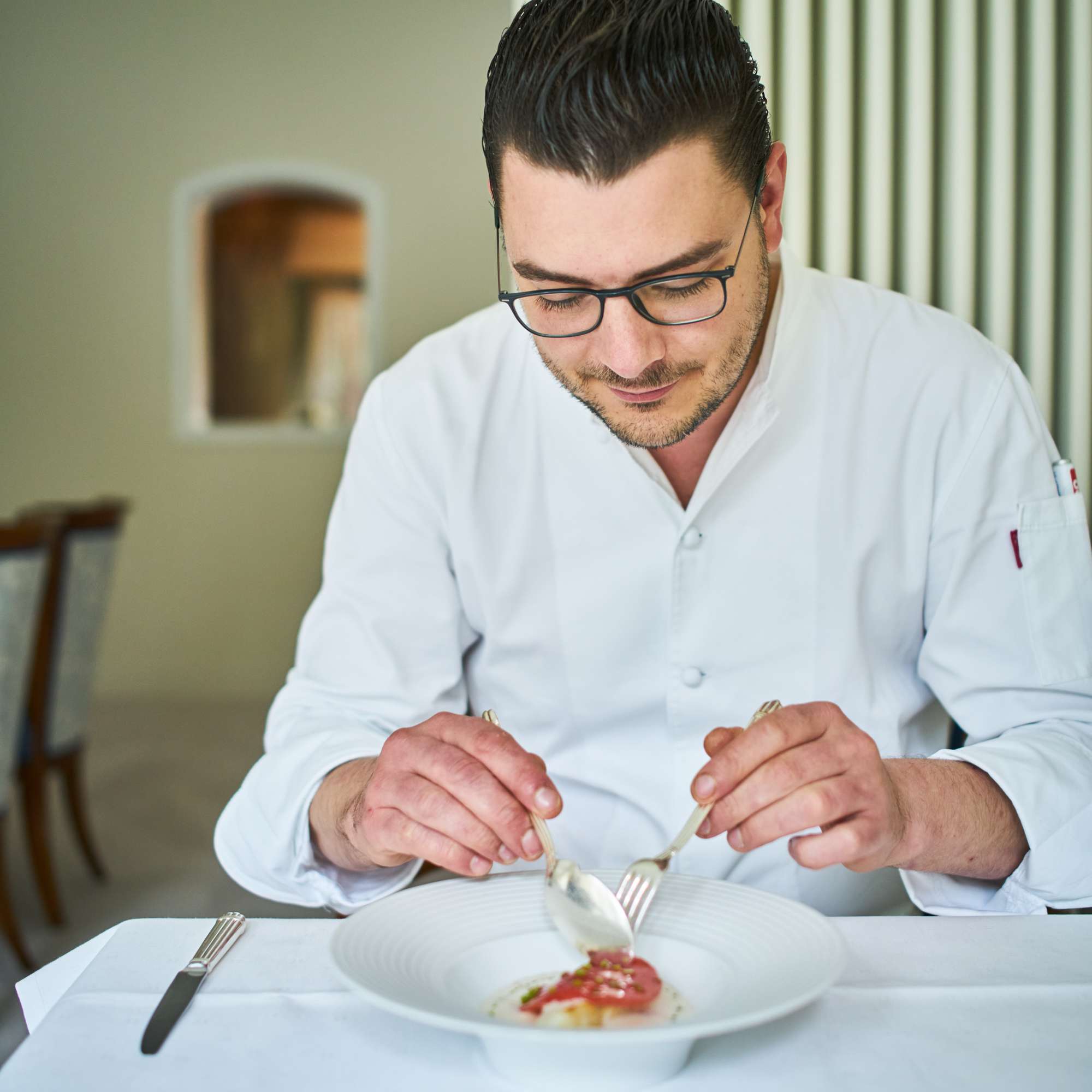 Ein Teller von Clemens Rambichler: Sanft gegrillter Steinbutt mit Wassermelone