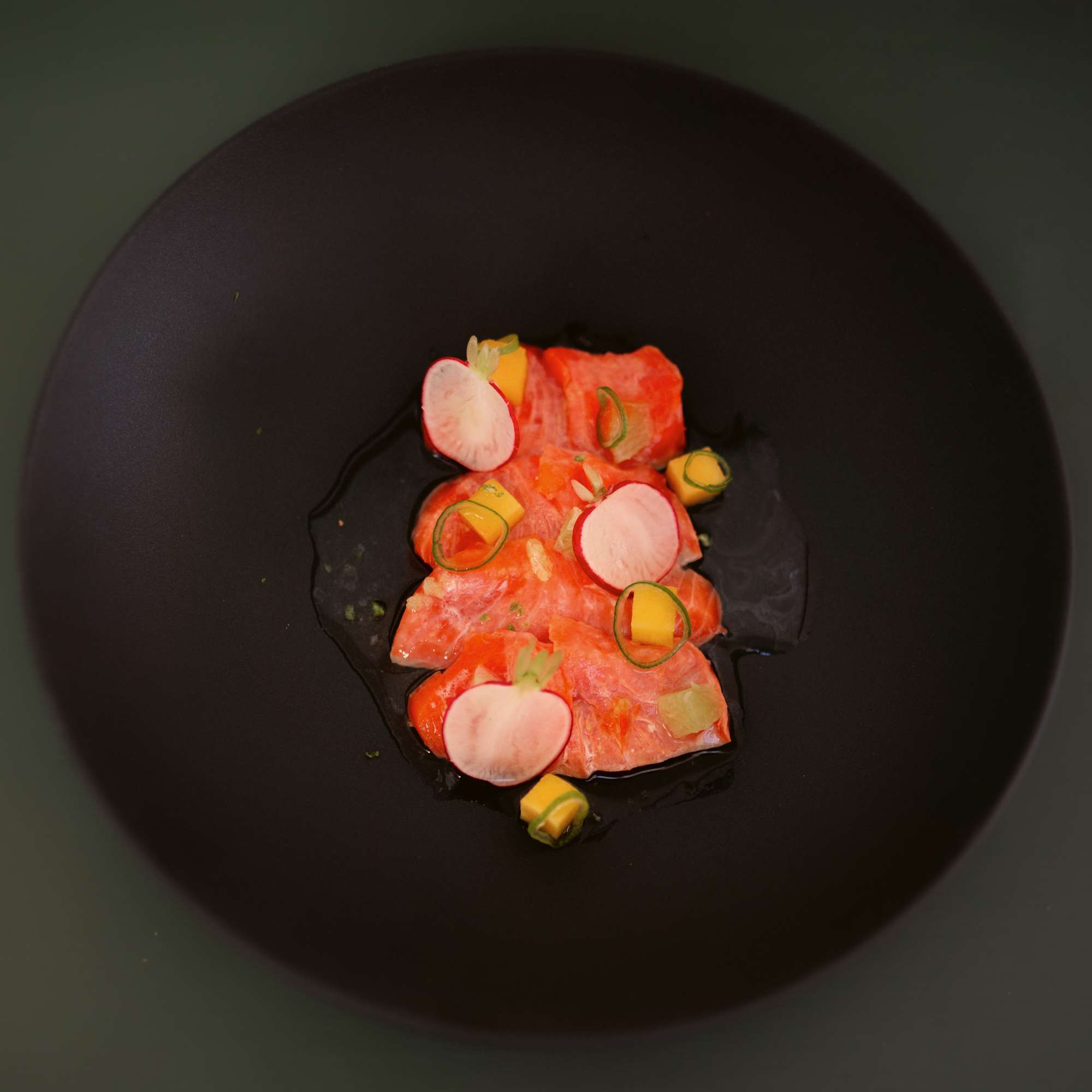 Ceviche mit Lachs und Mango - Effilee